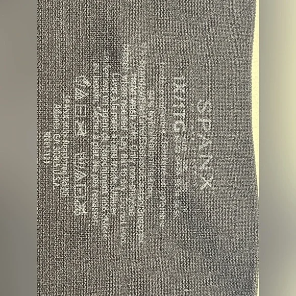 Spanx Cropped Look at Me Now Black Camo Leggings size 1X - Picture 9 of 14